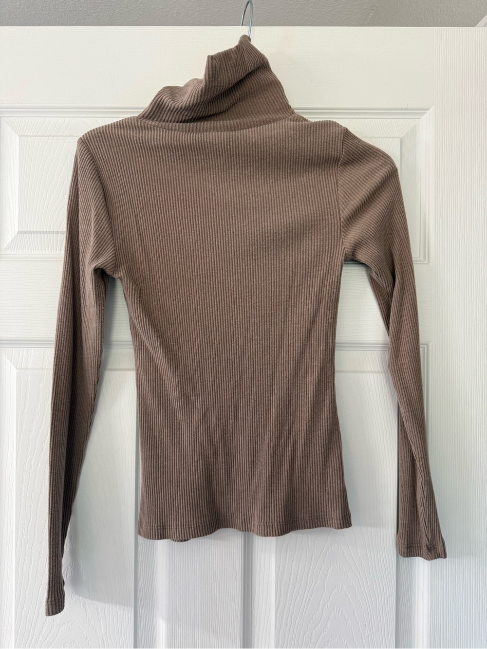 Old Navy Taupe Ribbed Turtleneck Long Sleeve Sweater